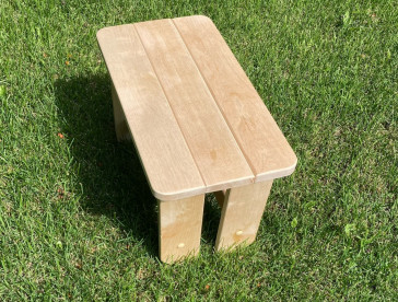 Лавочка для бани — практичный предмет обстановки бани и сауны. Компактная лавочка отличается универсальностью применения — ее можно поставить в парной или предбаннике. Устойчивая конструкция собирается при помощи саморезов.